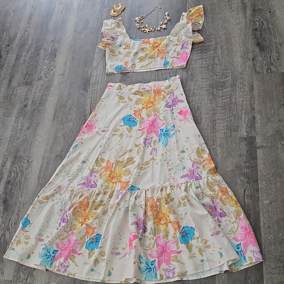 Two Pieces Set - Picture 3 of 6